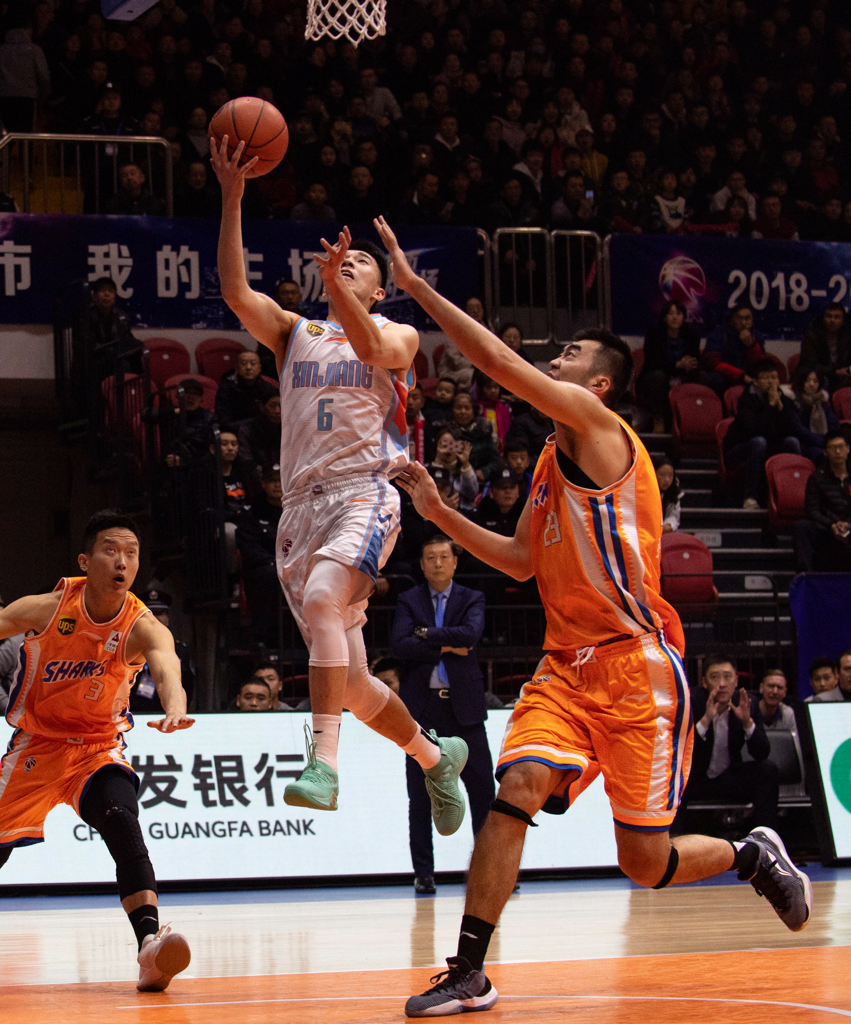 正逐渐被主 正逐渐被主